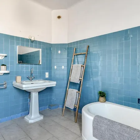 빌라 La Casa Grande - Piscine - Wifi - Parking *